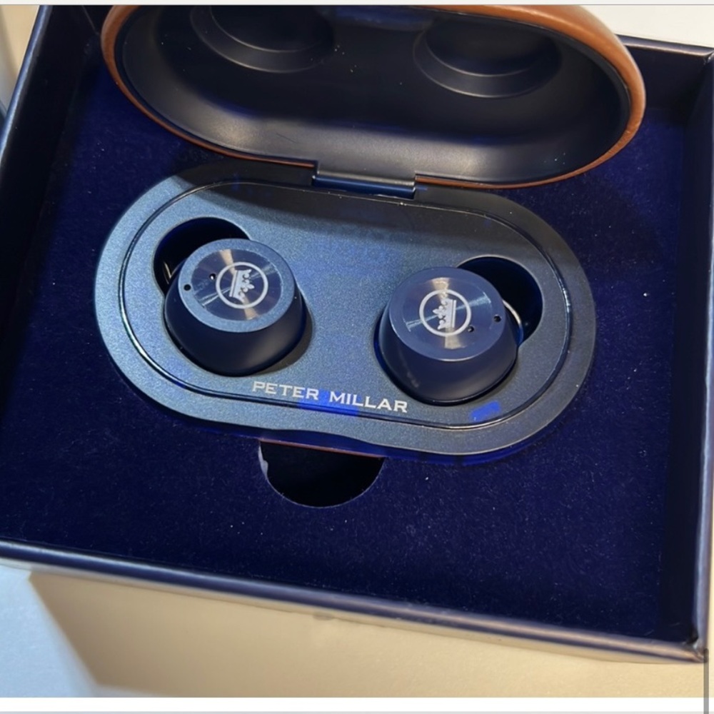 BRAND NEW Peter Millar Limited Edition Earbuds.